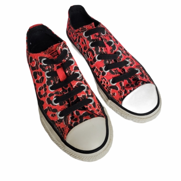 red cheetah converse